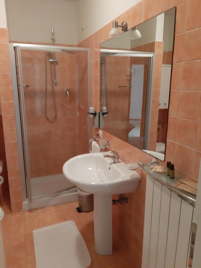 Residence Terme Di San Giacomo Sarnano Exterior photo